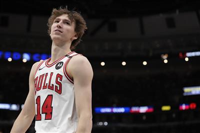 控球感冰涼！布澤利斯&奧科羅半場合計9中0僅拿1分