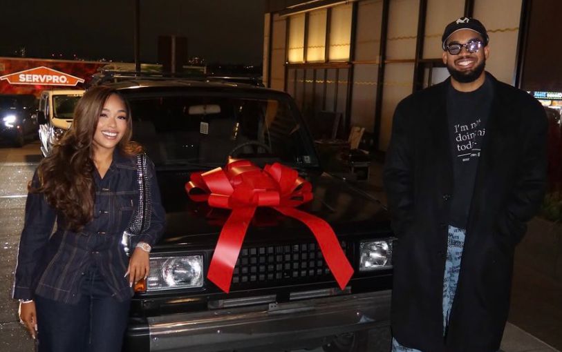 唐斯女友找回30年前其媽媽所開舊車作為唐斯30歲生日禮物