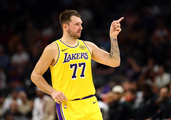 佔上風！東契奇首節12分5助攻力壓只得3分的字母哥
