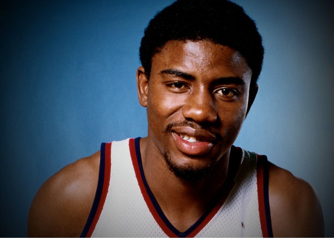 紫百合官方：向理查森的父親、前NBA後衛麥可哀哀