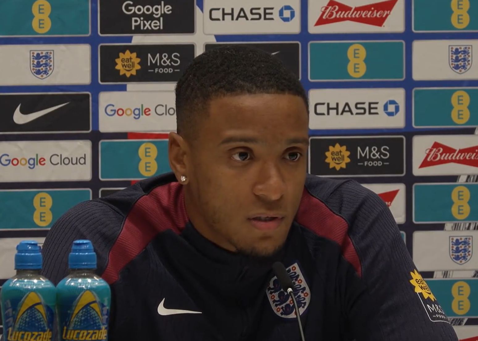 孔薩：艾梅里對我意義重大，享受中後衛主導球隊攻擊組織的策略