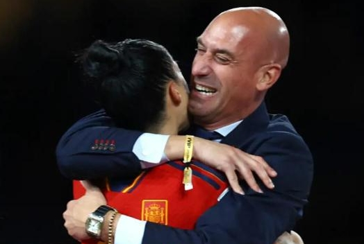 西班牙足協前主席談親吻事件：不會致歉，有人故意針對我